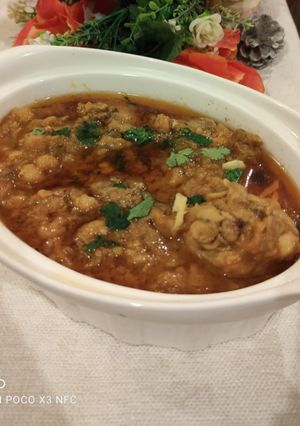 A picture of Murgh cholay.