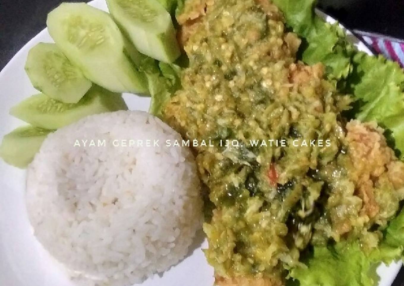 Ayam geprek sambel ijo