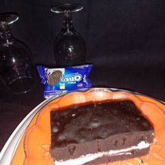 A picture of Oreo slice cake.