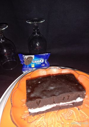 A picture of Oreo slice cake.