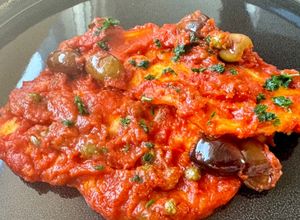 Foto di Petto di pollo alla puttanesca