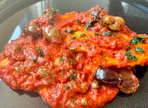 Foto di Petto di pollo alla puttanesca