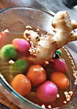 A picture of Wedang Ronde.