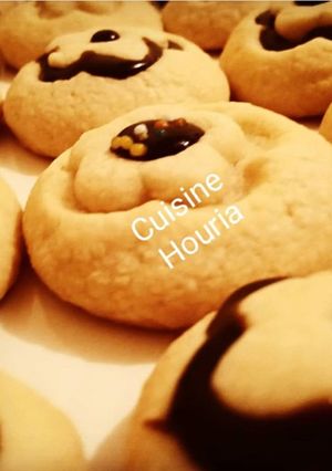 صورة لوصفة حلوى سهلة هشيشة لشرب القهوة 😋