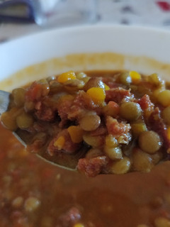 Una foto de Lentejas con chorizo y jamón en MCC o Thermomix