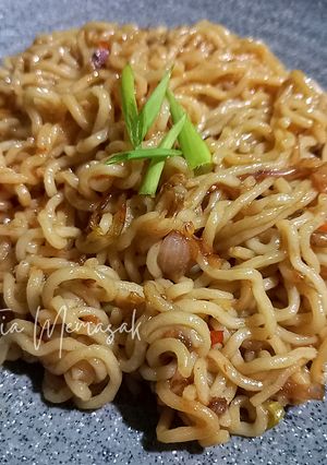 Foto resep Indomie Goreng Versi Simpel tapi Bikin Nagih😋