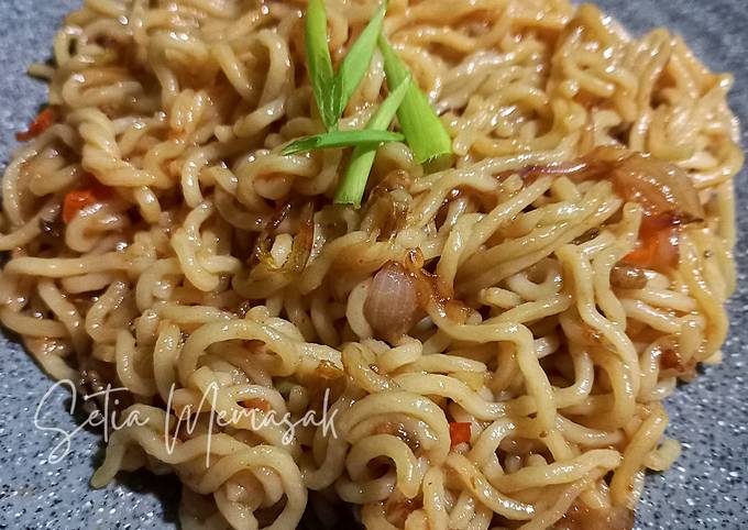 Resep Indomie Goreng Versi Simpel Tapi Bikin Nagih😋 Oleh Setia Memasak ...