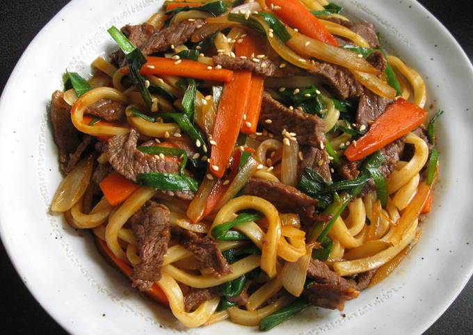 Steps to Make Speedy Spicy Beef Udon with Gochujang