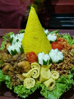 Foto resep Nasi Kuning Pulen 💛