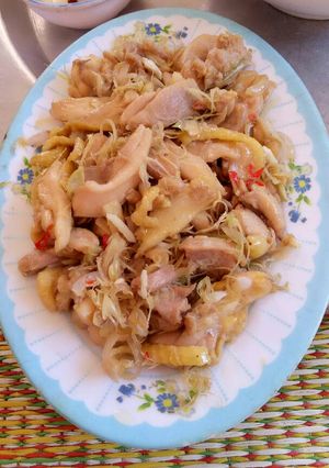 Hình của món Gà sào xả.