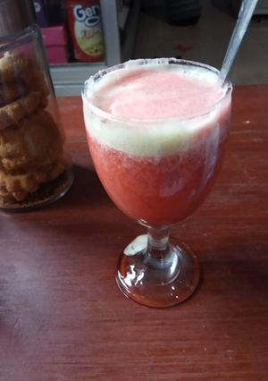 Foto resep Jus nanas strawberry + daun mint🍍🍓