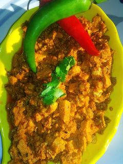 कच्ची हल्दी की सब्जी (Kachhi haldi ki sabzi recipe in Hindi) रेसिपी मुख्य फोटो