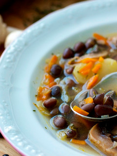 Una foto de Sopa de champiñones y frijoles