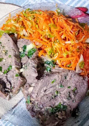 Una foto de Lengua a la vinagreta con ensalada