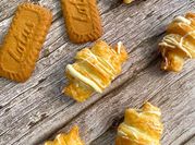 Una foto de microondas hojaldre croissant