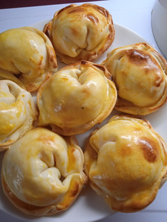 Una foto de Empanadas Caprese 🍅🧀🧀🍅🧀🧀