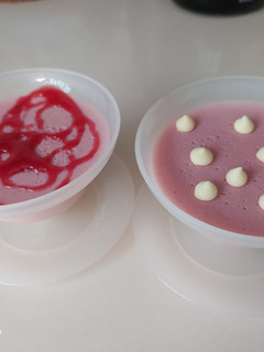 Una foto de Cuajada de fresas y plátano
