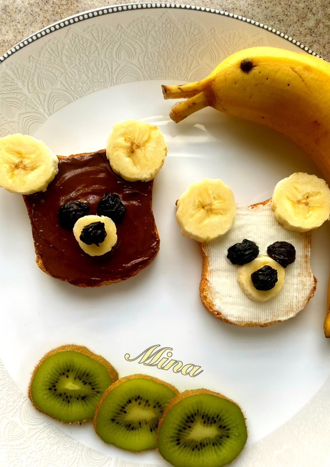 عکسی از دستور تزیین نان تست برای صبحانه کودک
