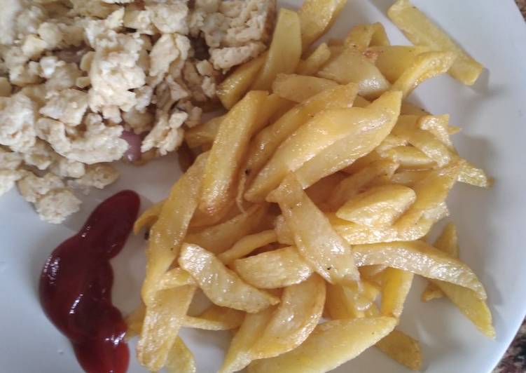 Recipe of Favorite Chips with scrambled egg and ketchup