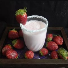 A picture of Strawberry lassi.