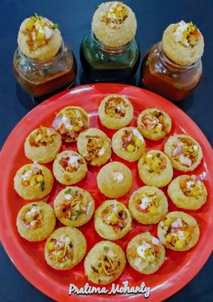 A picture of Pani Puri.