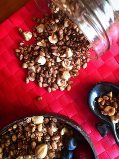 Foto principal de Granola con cacao y avellanas a la sartén