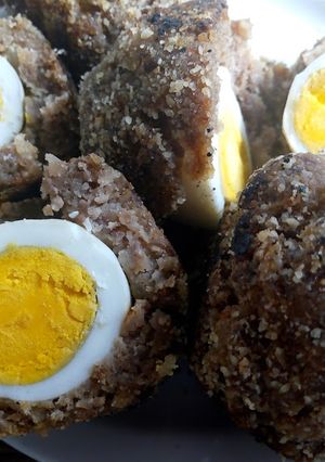 Una foto de Bombas de carne y huevo