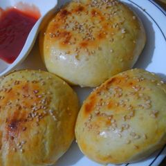 A picture of Chicken cheese bun.