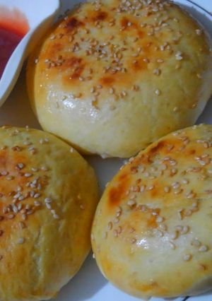 A picture of Chicken cheese bun.