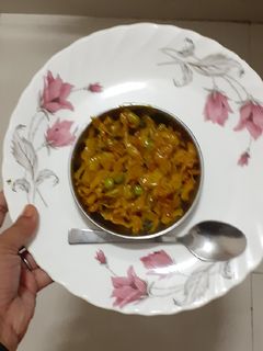 बंदगोभी मटर की सब्जी (Bandgobhi matar ki sabzi recipe in Hindi) रेसिपी मुख्य फोटो