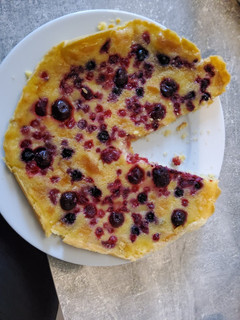 Gluténmentes erdei gyümölcsös pite recept fotója