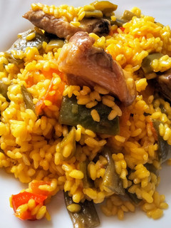 Una foto de Paella de costilla