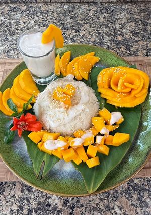A picture of Mango Sticky Rice Dessert.