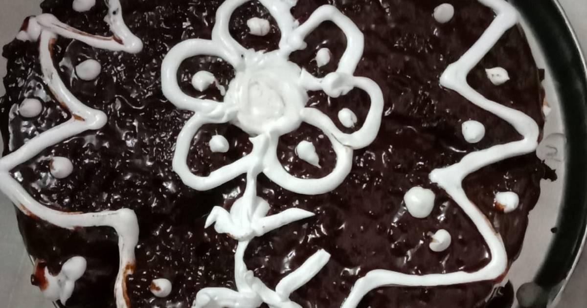 चॉकलेट गनाश केक (Chocolate ganache cake recipe in hindi) रेसिपी बनाने की विधि in Hindi by Kavita