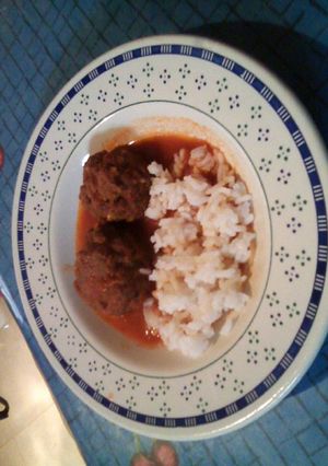 Una foto de Albóndigas rojas