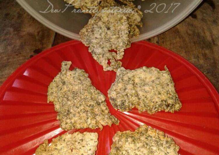 Resep Kerupuk Daun Singkong oleh Devs_R - Cookpad