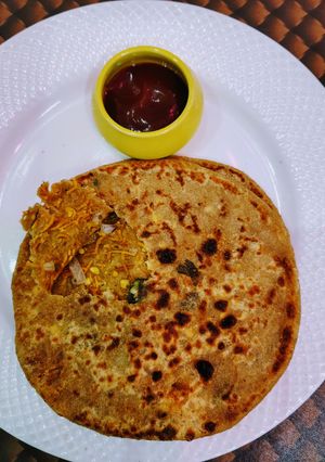 नमकीन स्टफ्ड पराठा रेसिपी मुख्य फोटो