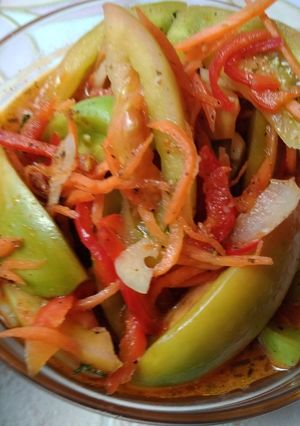 Фото Зеленые помидоры по-корейски самый вкусный рецепт.