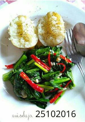 Foto resep Kentang rebus+tumis sawi hijau (GMdiet day 2)