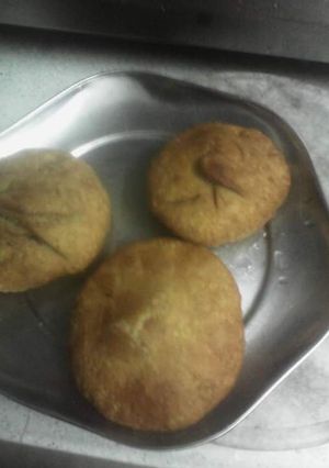 A picture of मटर की कचोरी.