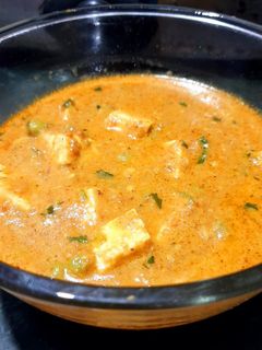 मटर पनीर (Matar Paneer recipe in hindi) रेसिपी मुख्य फोटो