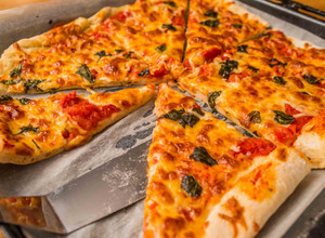 Házi margherita pizza recept fotója