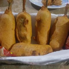 A picture of Potato 🥔 stuffed chillos.