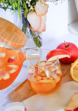 A picture of Sparkling Sweet Apple tea.