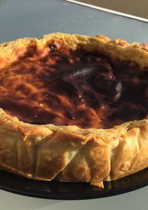 Une photo de Flan bananes et mûres