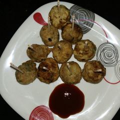 A picture of Phool Makhana balls.