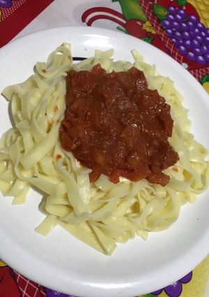 Una foto de Fideos con salsa improvisada🍝