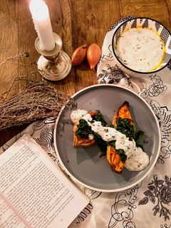 Une photo de Patate douce rôtie aux épinards