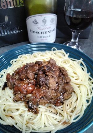 A picture of Spaghetti audaci con Olive e Maiale.