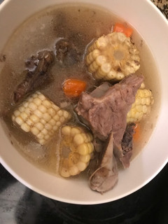 排骨玉米紅蘿蔔湯,簡單instant pot版 的食譜成品照片